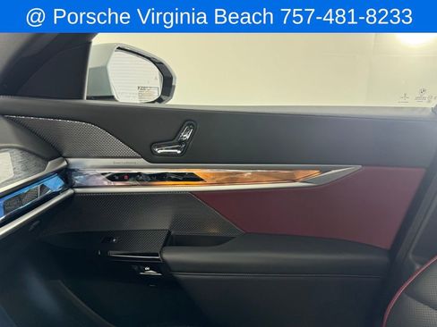 Used 2023 BMW 740i w/ Parking Assistance Package image 19