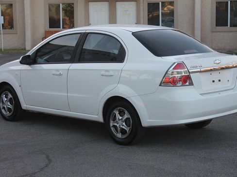 Used 2007 Chevrolet Aveo LS FWD image 6