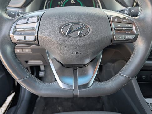 Used 2020 Hyundai Ioniq SE image 25