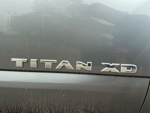 Used 2017 Nissan Titan SV AWD/4WD image 16