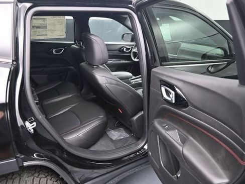 New 2026 Jeep Compass Trailhawk w/ Trailer Tow Group AWD/4WD image 39