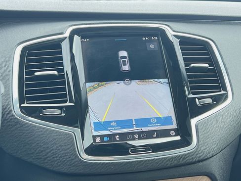 Used 2023 Volvo XC90 B6 Plus image 19