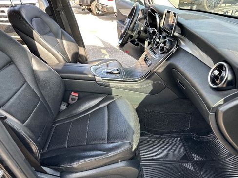 Used 2019 Mercedes-Benz GLC 300 w/ Premium Package image 12