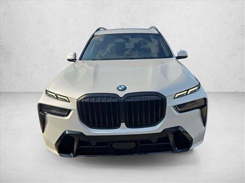 Used 2025 BMW X7 xDrive40i w/ M Sport Package AWD/4WD image 2