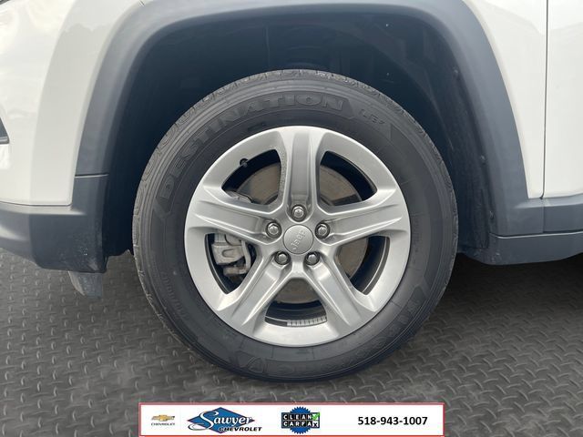 Used 2023 Jeep Compass Latitude AWD/4WD image 9