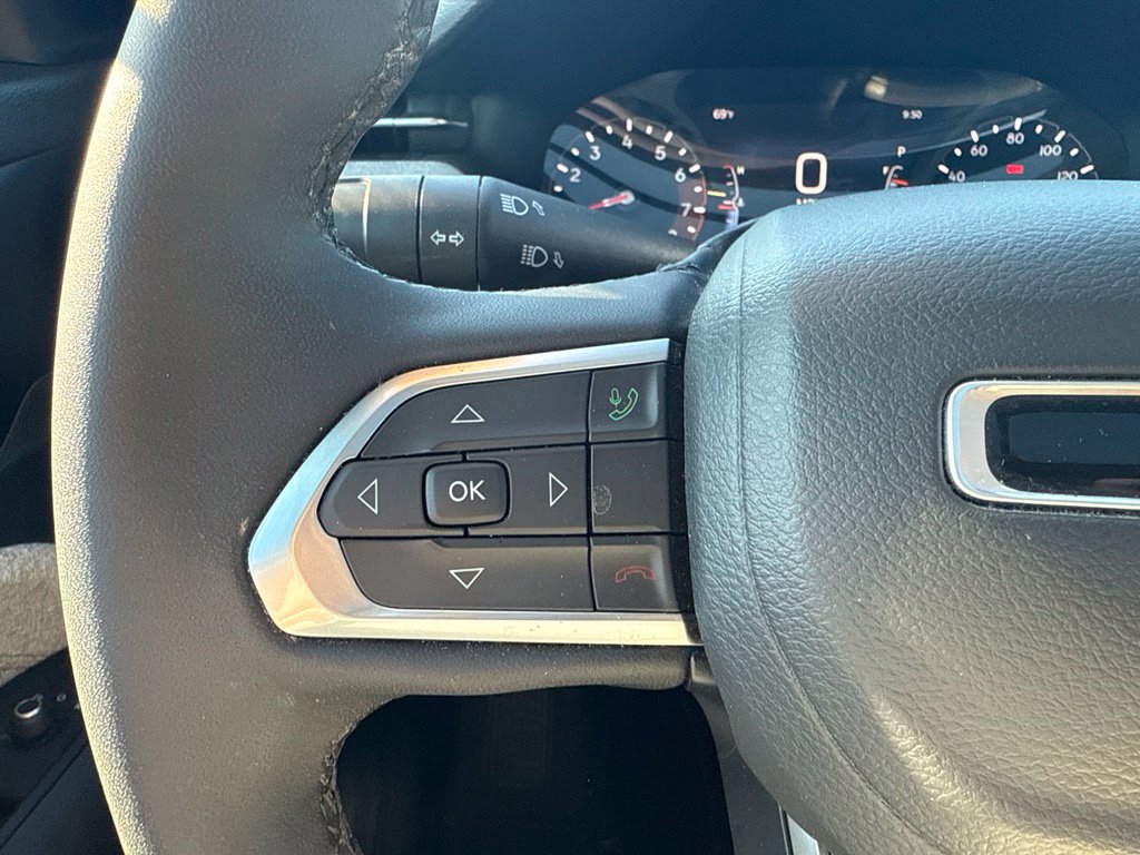 Used 2024 Jeep Compass Latitude w/ Sun and Sound Group AWD/4WD image 31