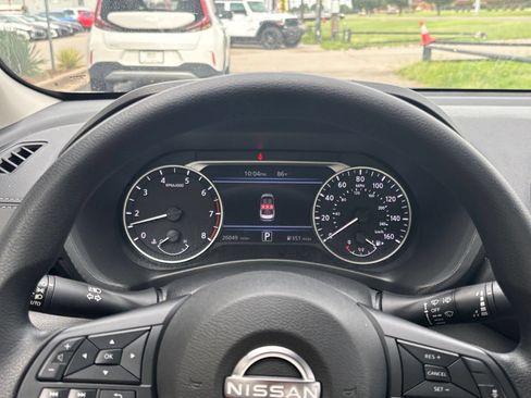 Used 2025 Nissan Sentra SV FWD image 33