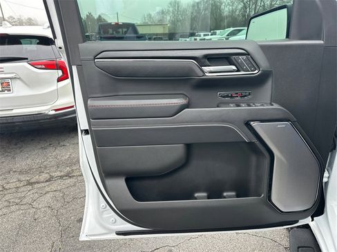 Used 2025 GMC Sierra 1500 AT4X image 11