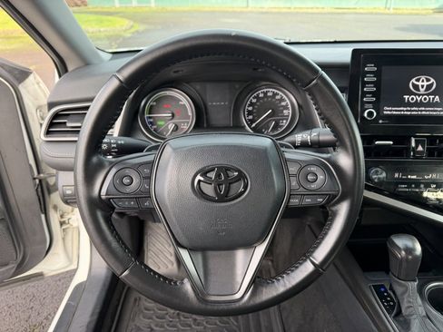 Used 2022 Toyota Camry SE image 19
