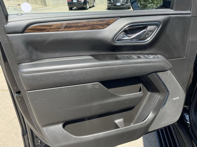 Used 2023 Chevrolet Tahoe Premier w/ Premium Package AWD/4WD image 10