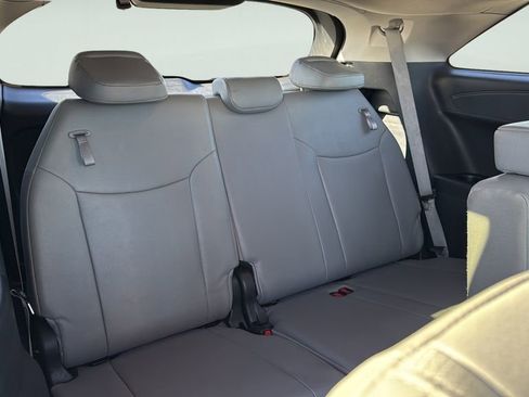 Used 2025 Toyota Sienna XLE image 12