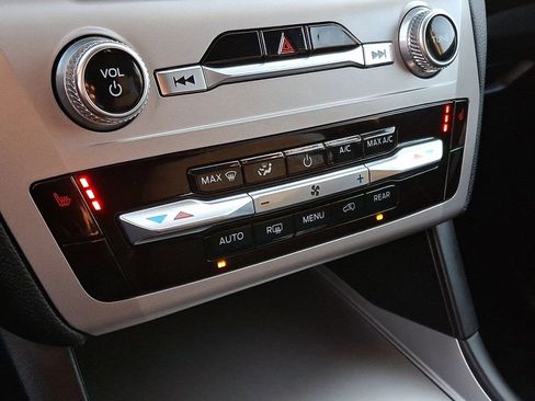 Certified 2022 Ford Explorer XLT w/ Class IV Trailer Tow Package image 16