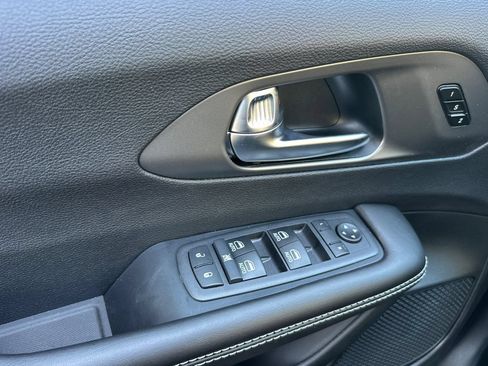New 2027 Chrysler Pacifica Select FWD image 10