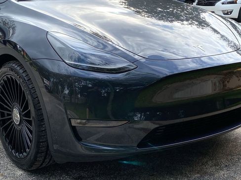 Used 2024 Tesla Model Y Performance image 18