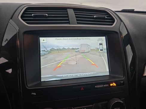 Used 2018 Ford Explorer XLT w/ Equipment Group 202A image 27