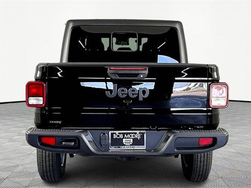 New 2025 Jeep Gladiator Sport image 5