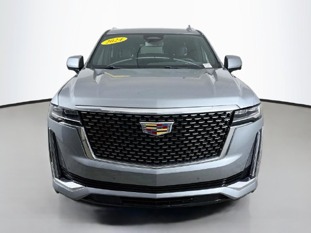 Used 2024 Cadillac Escalade Luxury AWD/4WD image 2
