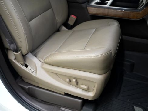 Used 2018 GMC Sierra 1500 SLT w/ SLT Premium Package image 31