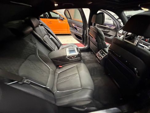 Used 2020 BMW 750i xDrive w/ Luxury Rear Seating Package AWD/4WD image 49