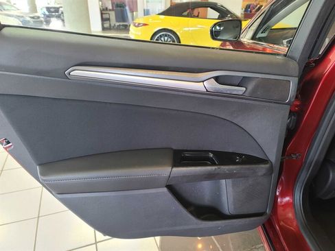 Used 2014 Ford Fusion SE image 11