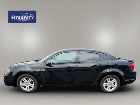 Used 2012 Dodge Avenger SE FWD image 2