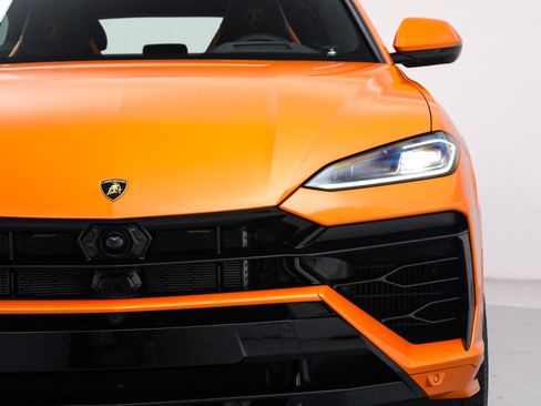 Used 2026 Lamborghini Urus SE AWD/4WD image 10