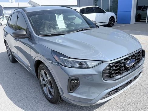 Used 2023 Ford Escape ST-Line w/ Tech Pack #1 FWD image 3