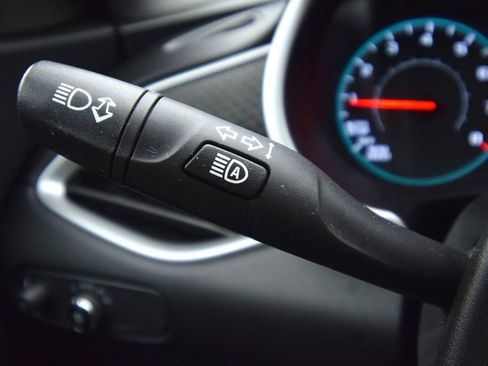 Used 2023 Chevrolet Malibu LT image 34