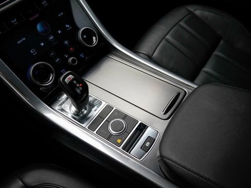 Used 2021 Land Rover Range Rover Sport SE image 30