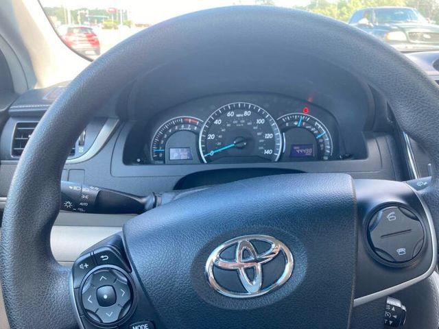 Used 2013 Toyota Camry LE FWD image 11