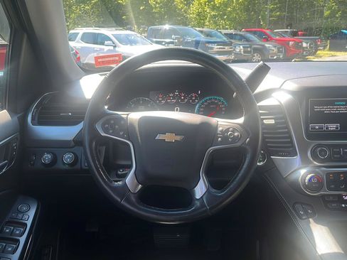 Used 2017 Chevrolet Suburban LT AWD/4WD image 19