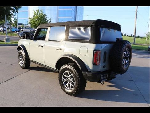 Used 2021 Ford Bronco Badlands image 4