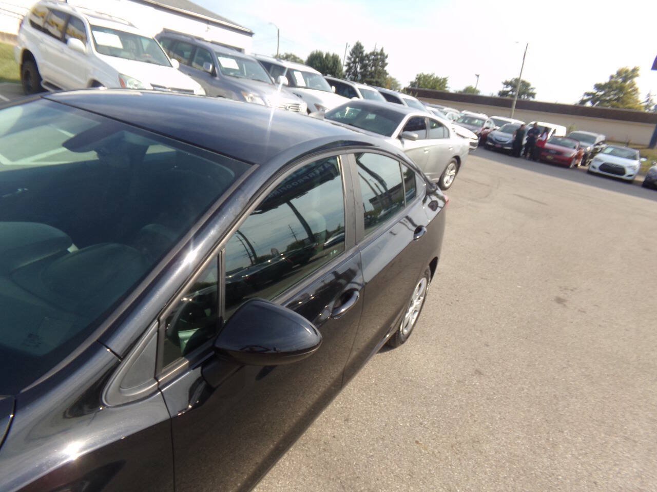 Used 2017 Chevrolet Cruze LS FWD image 31