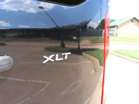 Used 2023 Ford Transit 350 XLT RWD image 8