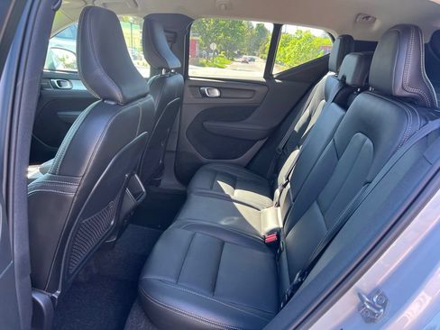 Used 2021 Volvo XC40 T5 Momentum w/ Climate Package AWD/4WD image 15