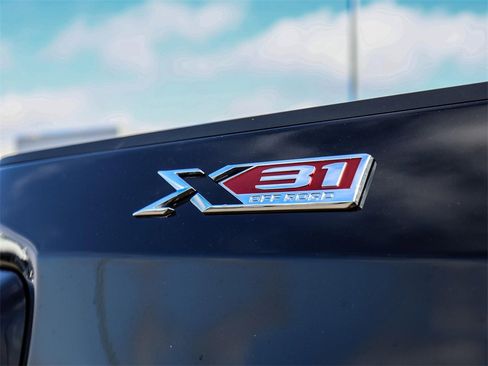 Used 2026 GMC Sierra 1500 Elevation w/ LPO, Elevation Black Package image 10