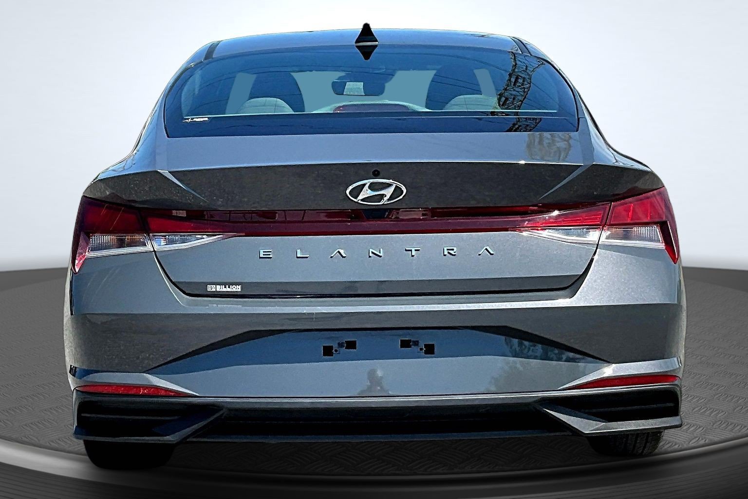 Used 2023 Hyundai Elantra SEL w/ Convenience Package FWD image 4