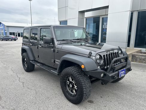 Used 2017 Jeep Wrangler Unlimited Sport w/ Quick Order Package 24S AWD/4WD image 2