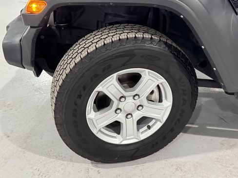 Used 2022 Jeep Wrangler Sport S image 37