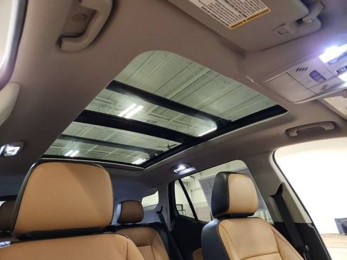 Used 2020 GMC Terrain SLT w/ Preferred Package AWD/4WD image 34