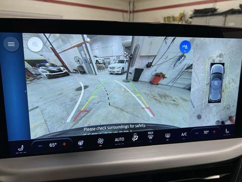 Used 2025 Ford Escape Platinum w/ Premium Technology Package image 11