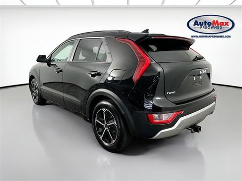 Used 2024 Kia Niro LX image 5