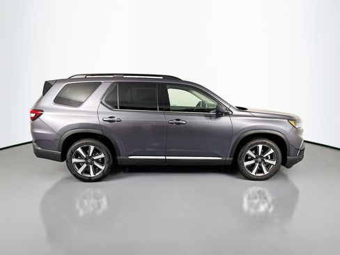New 2025 Honda Pilot Touring image 4