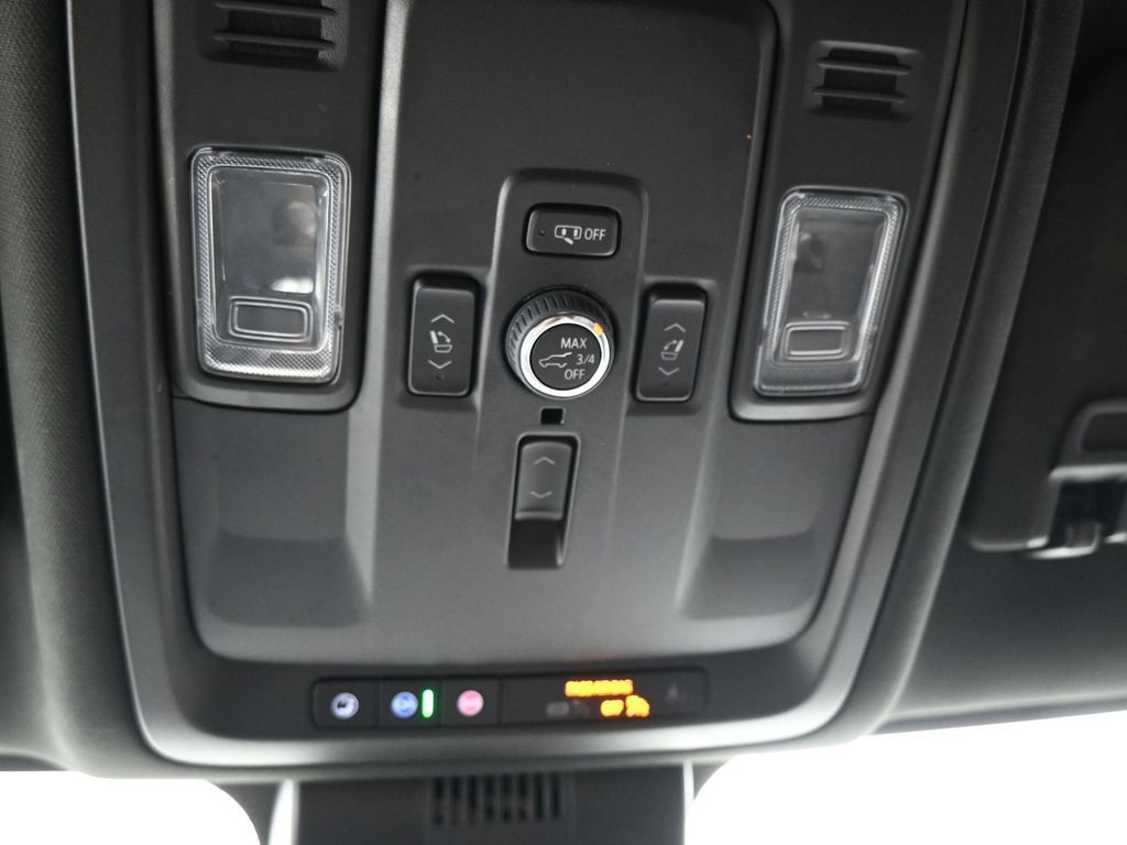 Used 2025 GMC Yukon Denali AWD/4WD image 22