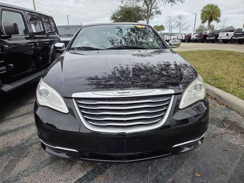 Used 2011 Chrysler 200 Limited image 2