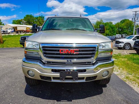 Used 2005 GMC Sierra 2500 SLT w/ Heavy-Duty Power Package AWD/4WD image 8