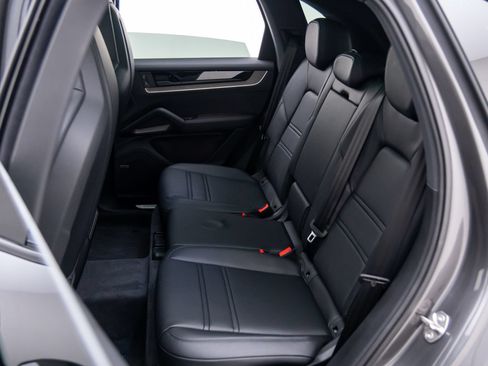 New 2026 Porsche Cayenne E-Hybrid AWD/4WD image 16