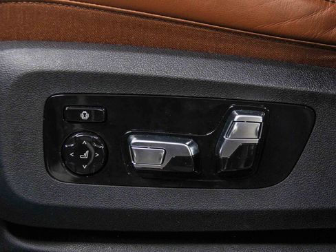 Used 2024 BMW X6 xDrive40i w/ Executive Package image 21