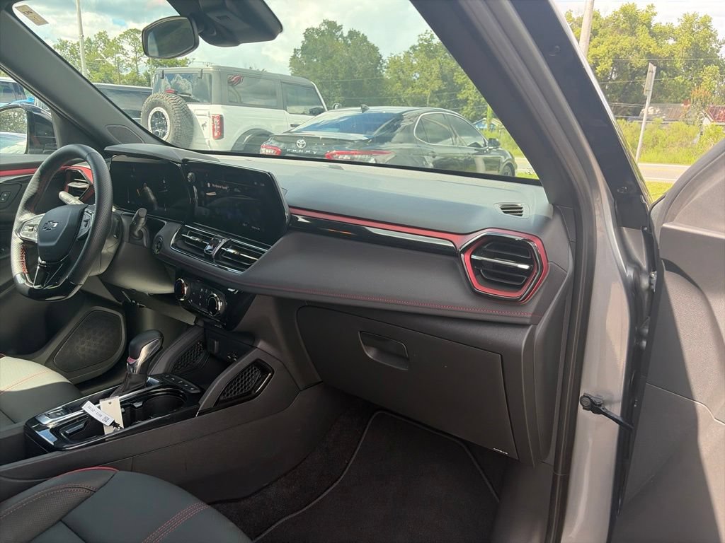 Used 2026 Chevrolet TrailBlazer RS FWD image 11
