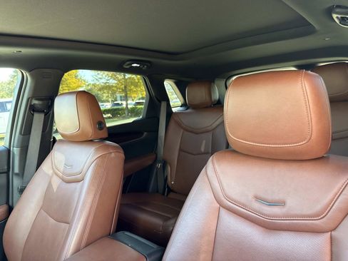 Used 2021 Cadillac XT5 Premium Luxury image 23